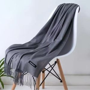 ⭐️⭐️SOLD⭐️⭐️NEW, SCARF, Cashmere, Grey